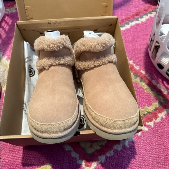 UGG Ultramini Spill Seam - Picture 3 of 7